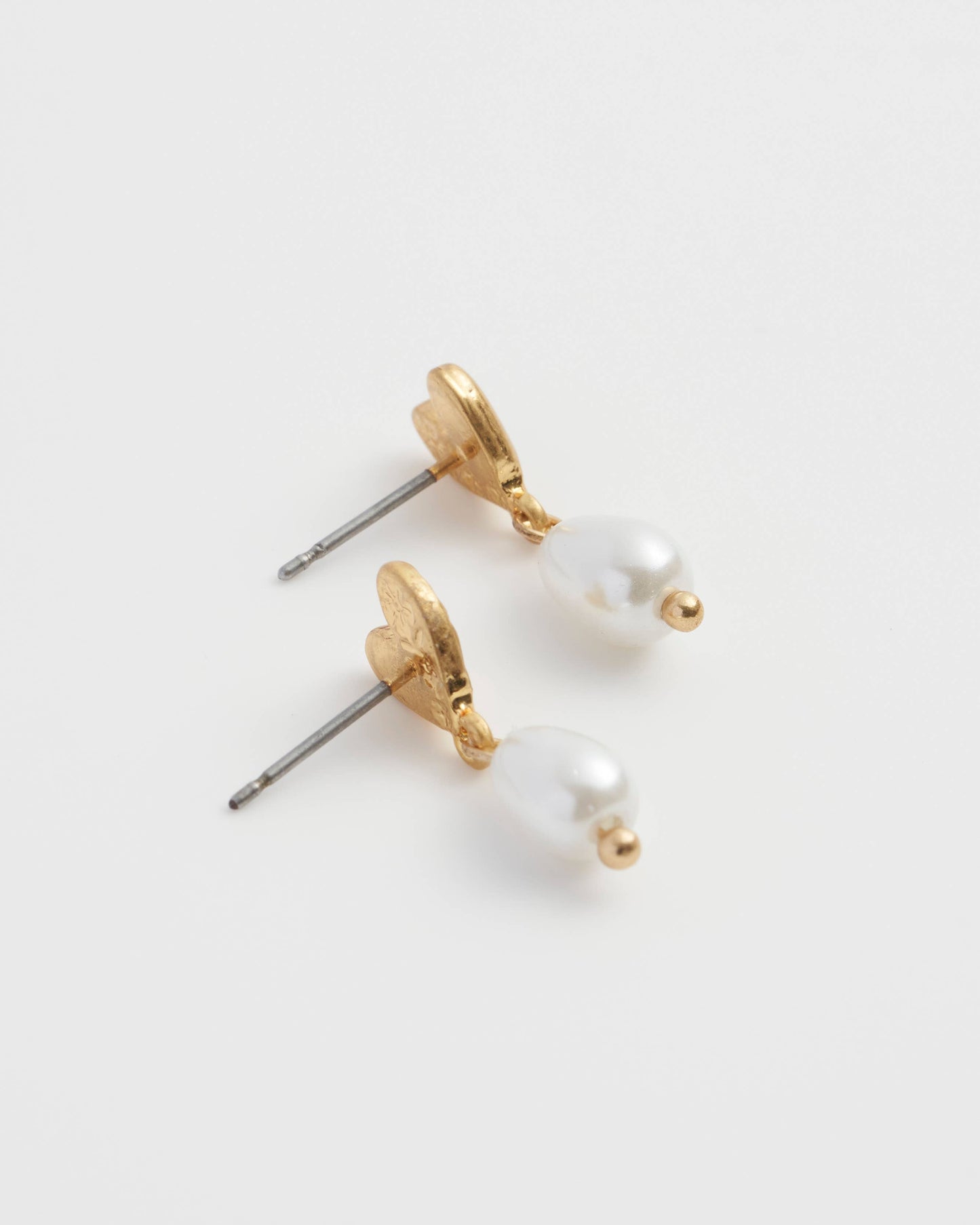 FABLE Forget Me Not Heart & Pearl Earrings