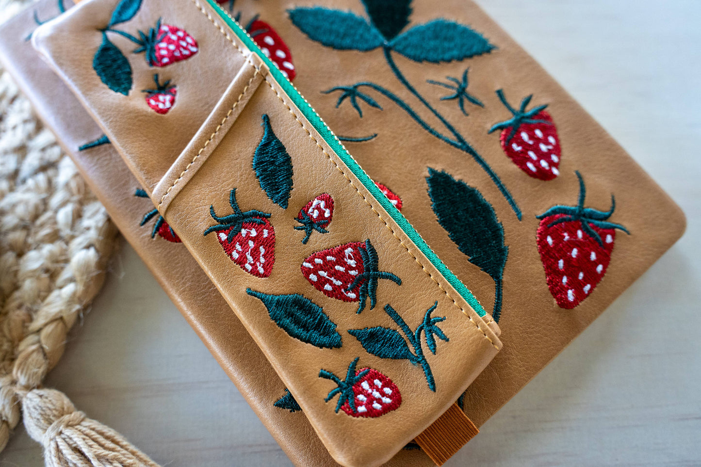 Brodert Notatbok Penal | Elana's Berries