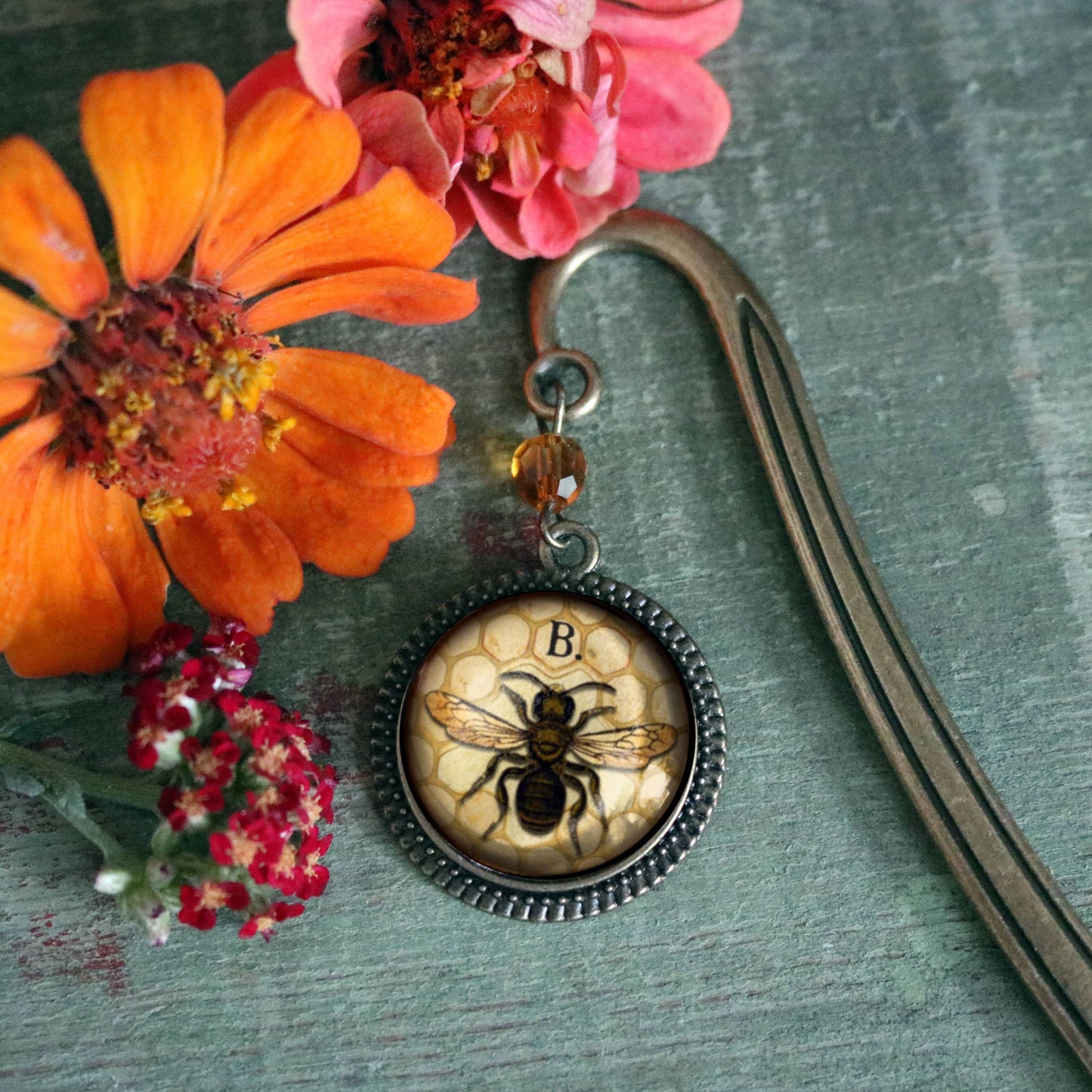 Bokmerke med anheng | Honey Bee