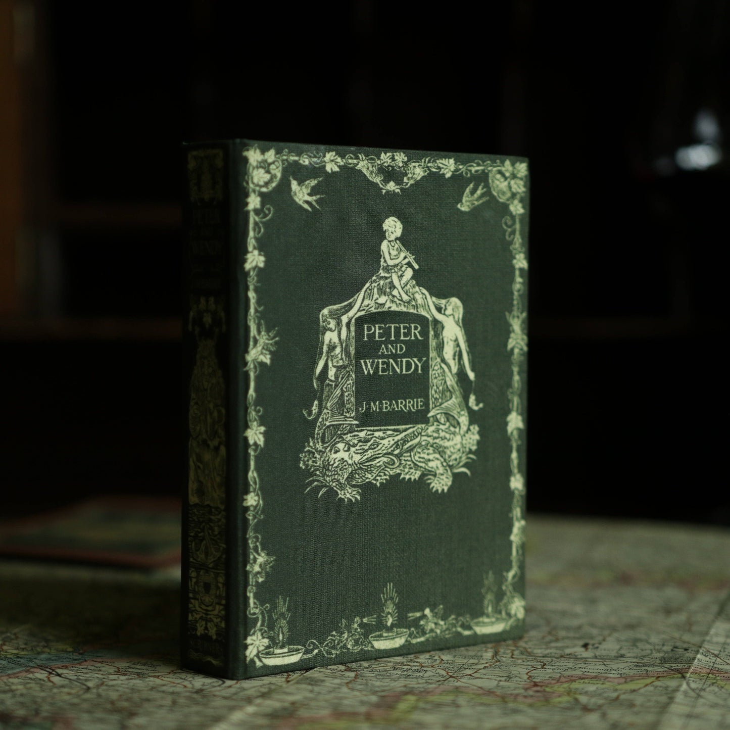 Pass/Notat Lommebok: Peter and Wendy by J. M. Barrie 1911 - Tea & Fables