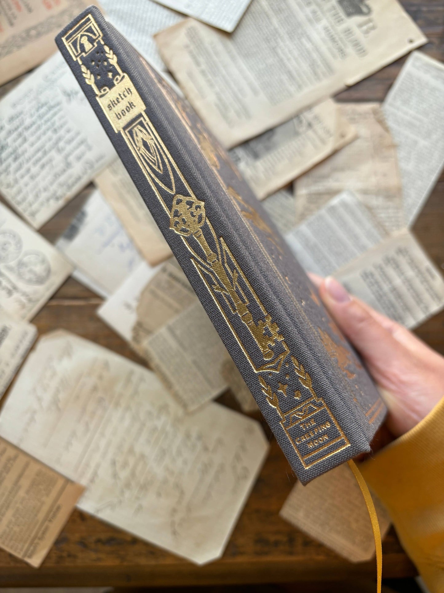 The Oracle – Notatbok med sorte sider B6