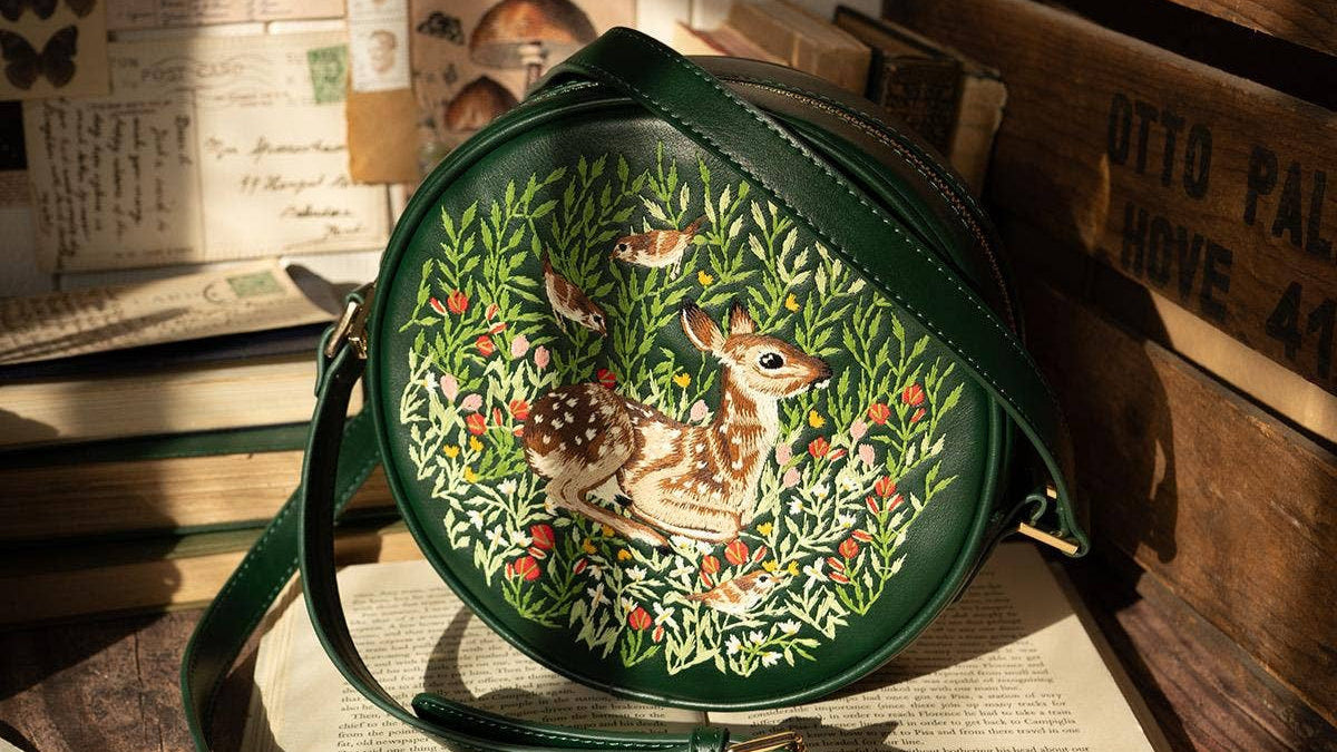 Fable Fawn FABLE Chloe Fawn Embroidered Purse – Tea & Fables