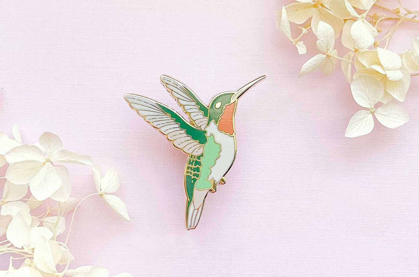 Emalje Pin | Ruby-Throated Hummingbird - Tea & Fables