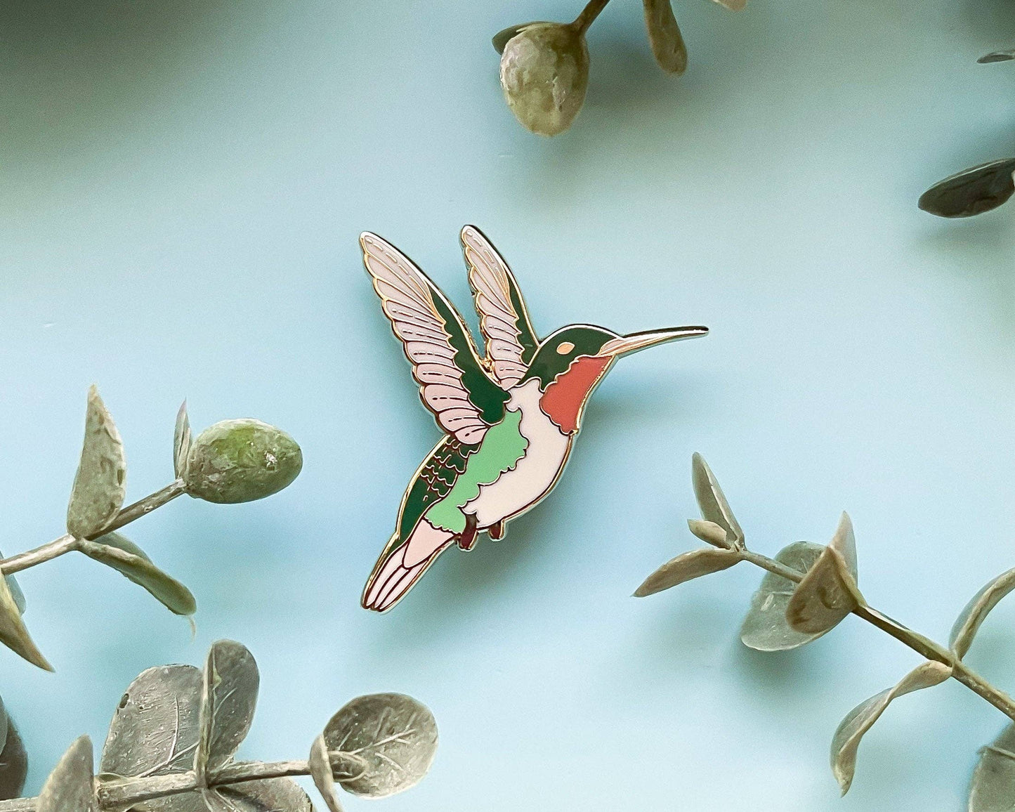 Emalje Pin | Ruby-Throated Hummingbird - Tea & Fables