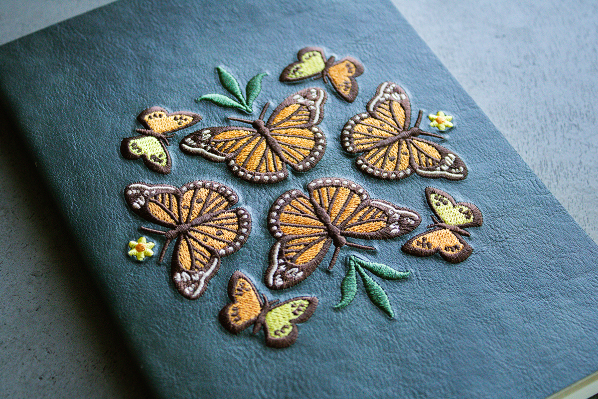 Brodert Notatbok | Butterfly Dance - Tea & Fables